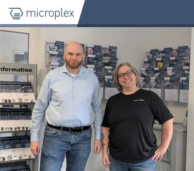  Julie Royon, Präsidentin der Microplex Printware Corporation, und Gero Decker, CEO 